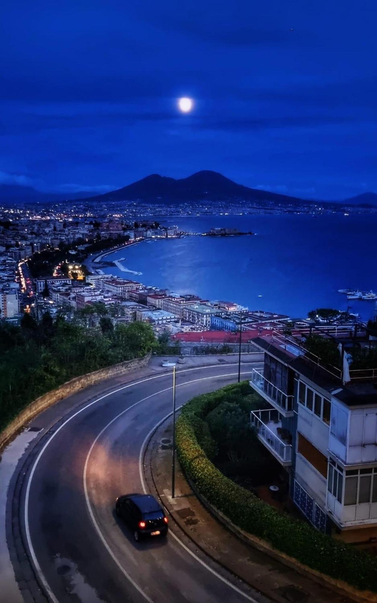 Holiday Home Un Posto Solare ナポリ エクステリア 写真