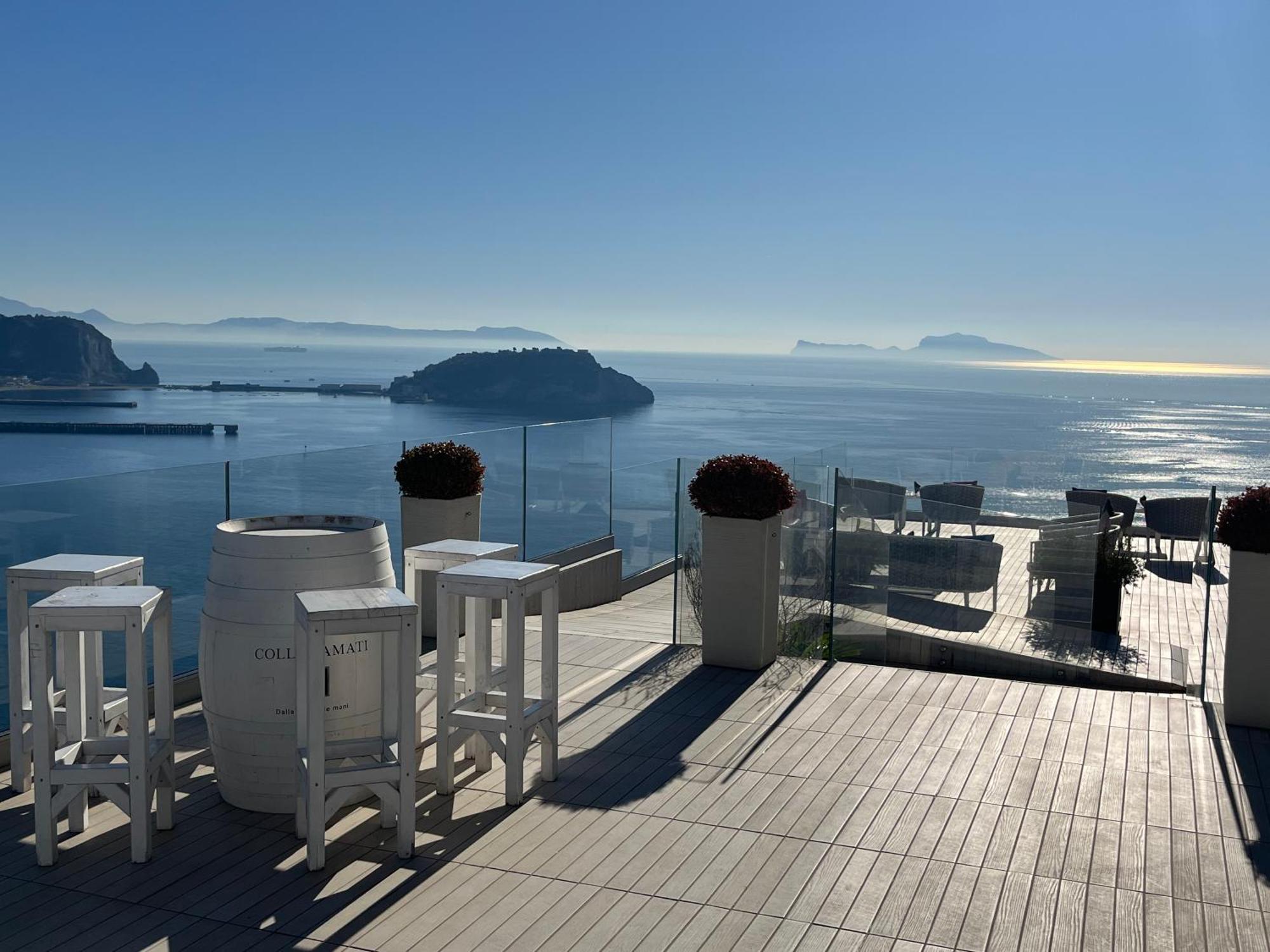 Holiday Home Un Posto Solare ナポリ エクステリア 写真